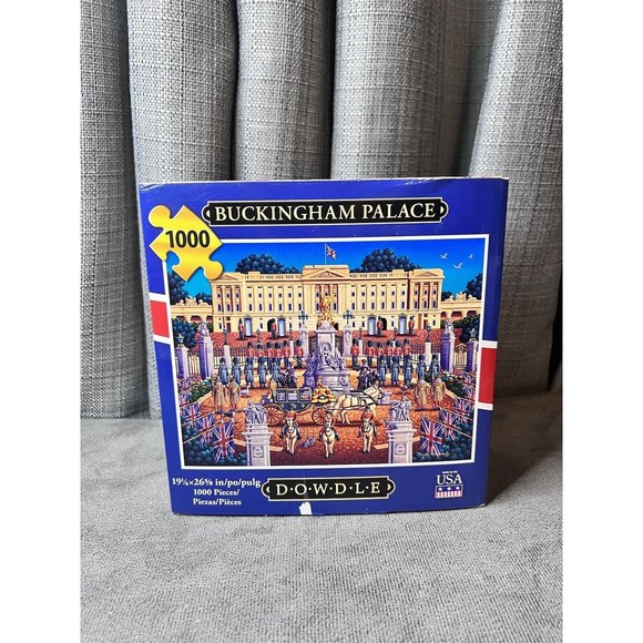 Buckingham Palace 1000 Puzzle Dowdle Folk Art London Queen Guards Map - Picture 1 of 4